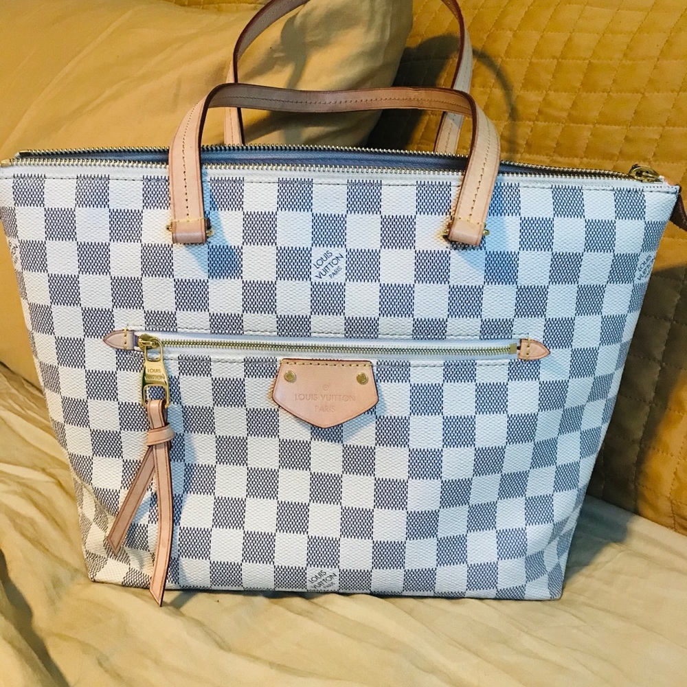 Louis Vuitton purse